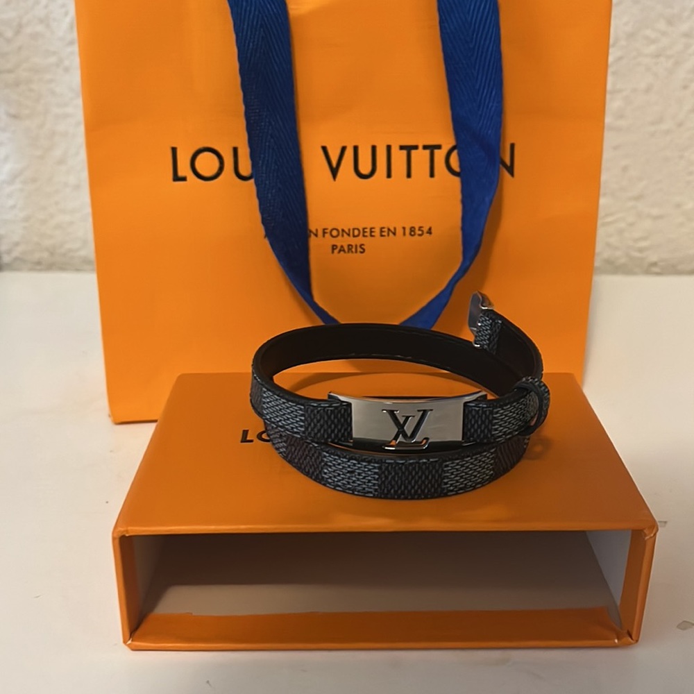 SELLING! brand new Louis Vuitton bracelet - Picture 4 of 4